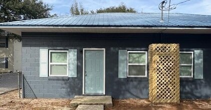 Building Photo - 100 Kazmira Ct