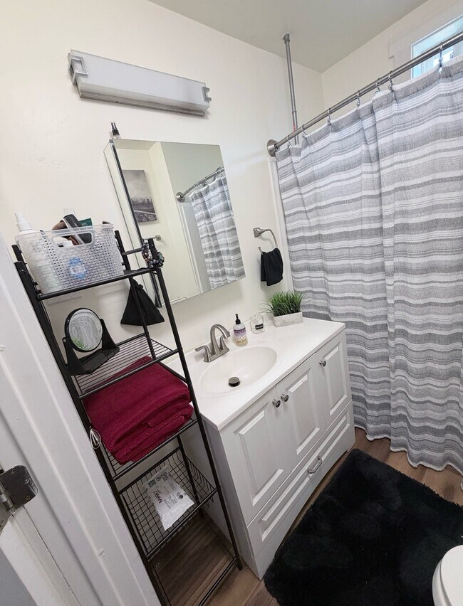 Building Photo - 1244 La Barr Mdws Rd