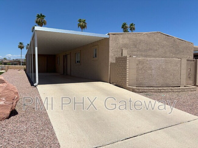 Primary Photo - 2129 N Rosburg Dr