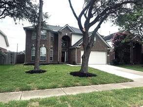 Building Photo - 3623 Pine Valley Dr