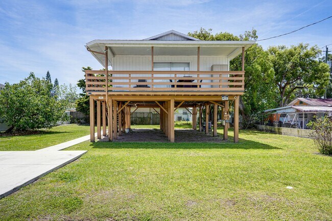 Building Photo - 3022 W Frierson Ave