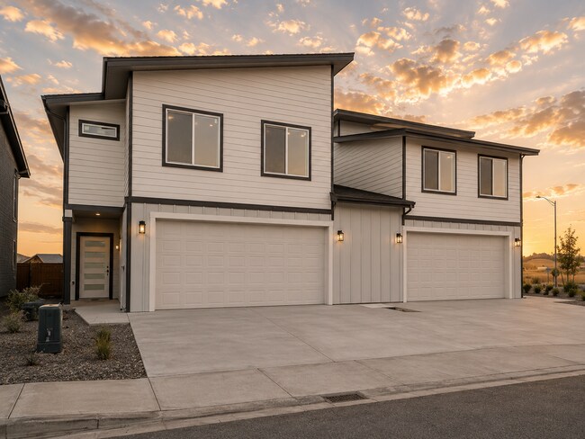 Building Photo - Brand-New Luxury |Townhomes Desirable Southridge Area!