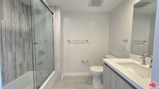 Building Photo - 8532 Cashio St