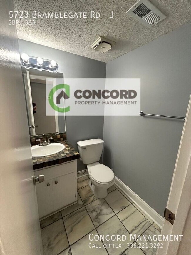 Building Photo - 5723 Bramblegate Rd