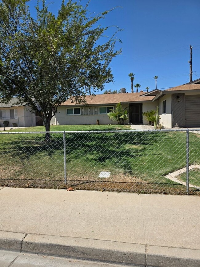 Building Photo - OPEN HOUSE 9/6/2025 From 12pm-2pm 3bed 2 B...