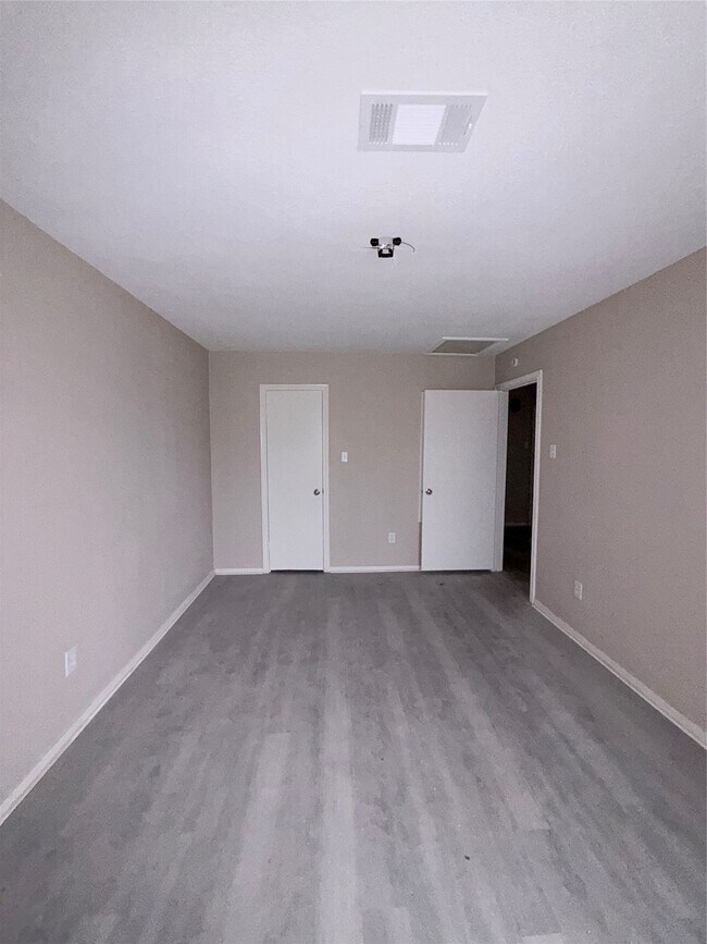 Building Photo - 4031 Marchant Rd