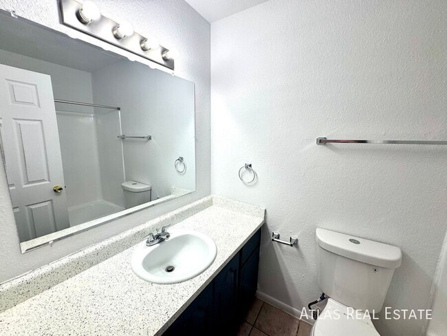 Building Photo - NOW AVAILABLE!! Renovated 2 Bedroom 1 Bath...