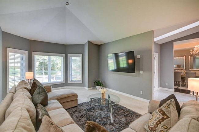 Building Photo - Incredible furnished house on Madison's West Side