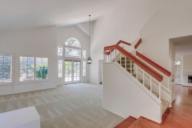Building Photo - 26721 Sierra Vista
