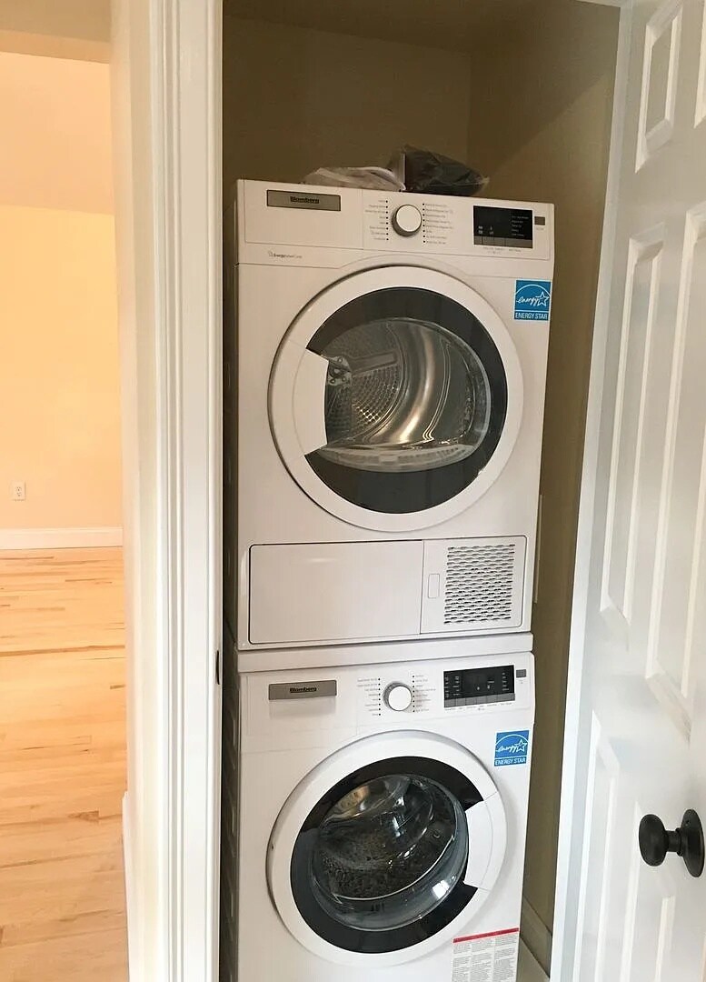 Building Photo - 33 Intervale Ave