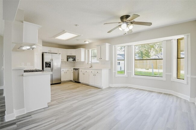 Building Photo - 3223 Deep Anchor Way