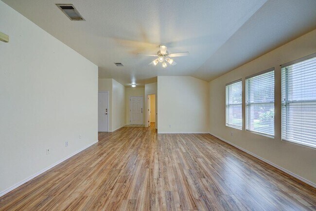 Building Photo - 129 Dove Song Dr