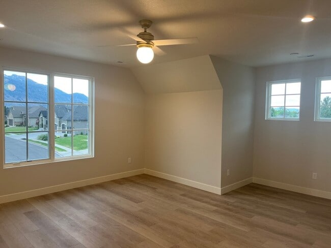 Building Photo - 3243 N 810 E