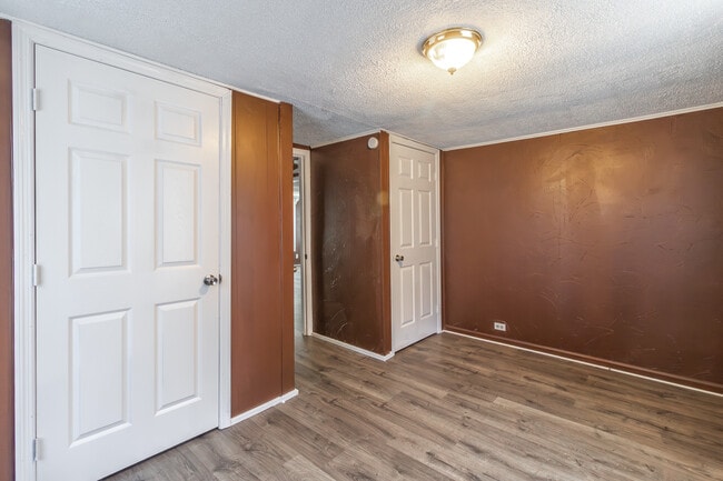 Building Photo - 4864 Shell Ln