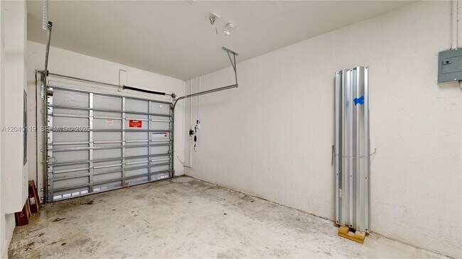 Building Photo - 10004 SW 231st Ln