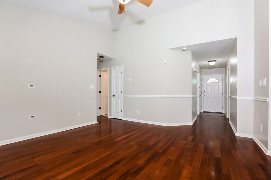 Building Photo - 3810 Tyler Bluff Ln
