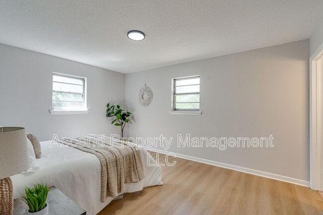 Building Photo - 9158 Westminister Cir Dr