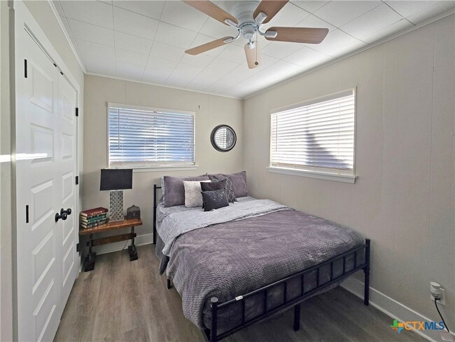 Building Photo - 553 Scenic Dr