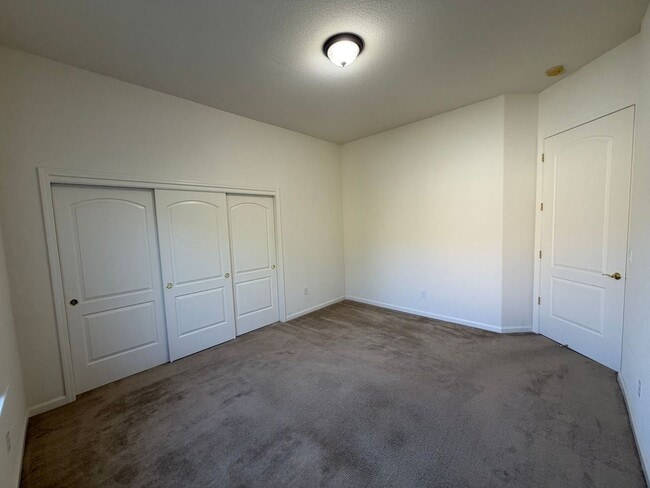 Building Photo - Spanish Springs 5bed/3bath - Move in Special now available!!