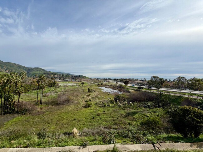 Building Photo - 2 Bed | 2 Bath Condo Near Pepperdine University – Gated Community with Ocean Views
