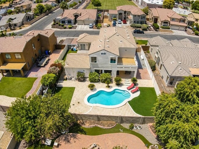 Building Photo - 8611 S 45th Glen