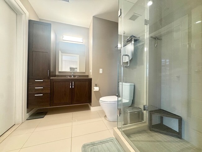 Building Photo - 32 Traveler St