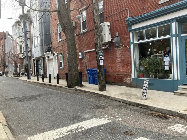 Building Photo - 420 Gaskill St