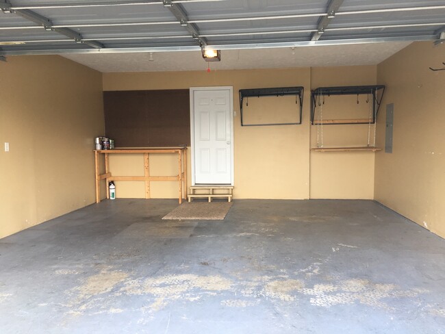 Building Photo - 320 Emmaus Cir