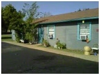 Primary Photo - 102 Gregory St