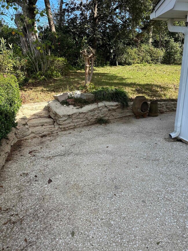 Building Photo - 1406 Devils Dip