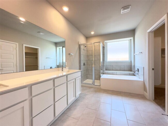 Building Photo - 17916 Umberto Dr