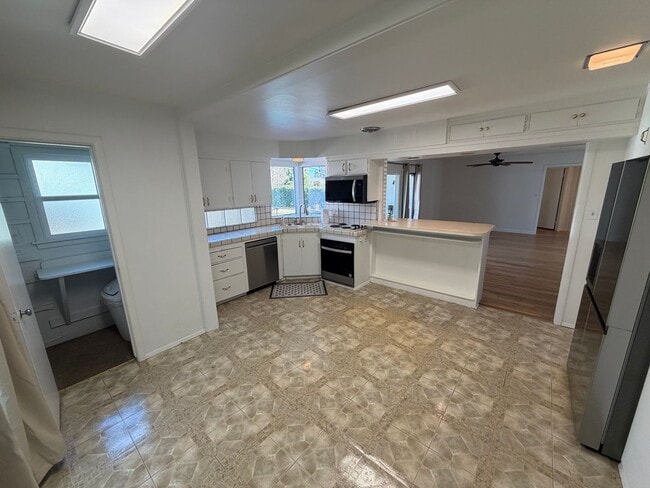 Building Photo - 3 bedroom | 3 bathroom | Single family home in Arden Park with ADU