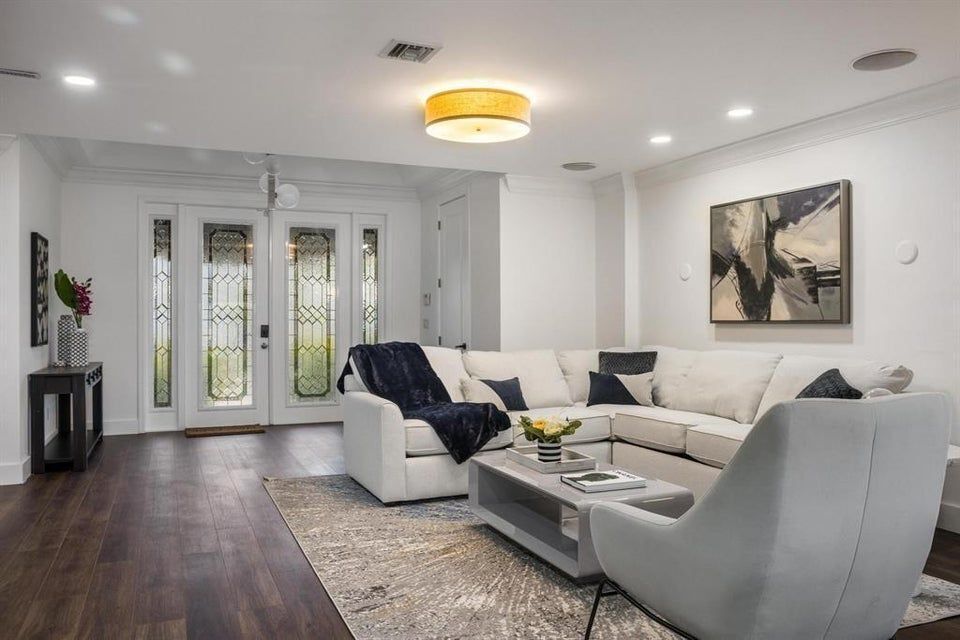 Building Photo - 1419 NE 57th St