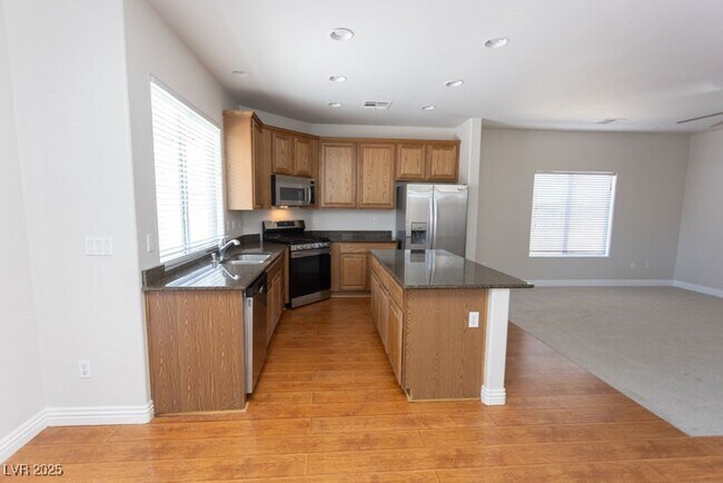 Building Photo - 313 Gemstone Hill Ave