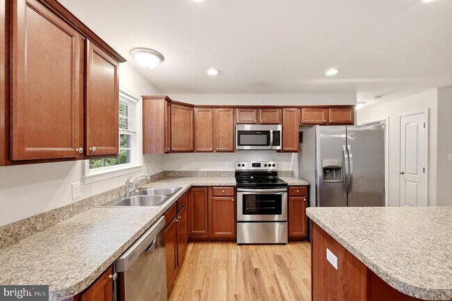Building Photo - 101 Brier Rabbit Ct
