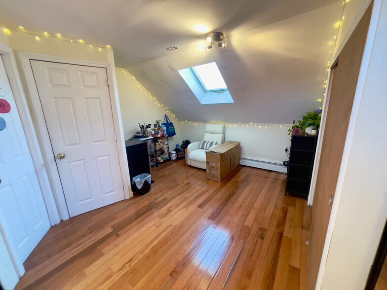 Building Photo - 7 Timon Ave