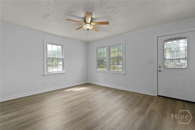 Building Photo - 2109 E 56th St