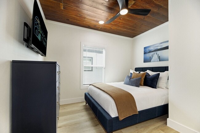 Building Photo - 1224 53rd St