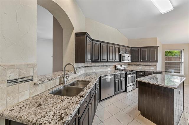 Building Photo - 10616 Red Cedar Dr