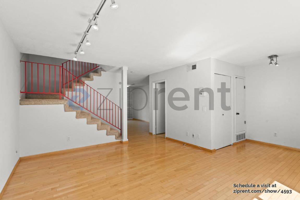 Building Photo - 11051 Firethorne Dr