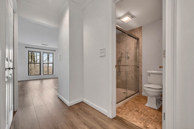 Building Photo - 7 Cottonwood Dr
