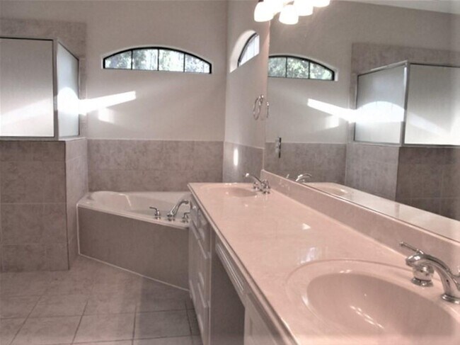 Building Photo - 7111 Nickaburr Creek Dr