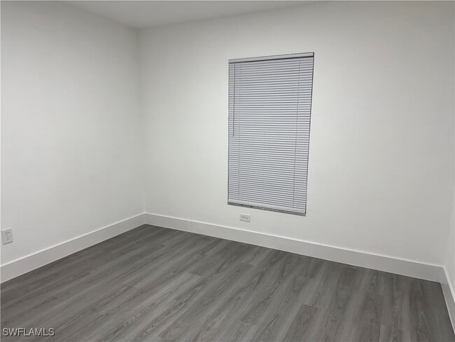 Building Photo - 6016 Lacota Ave