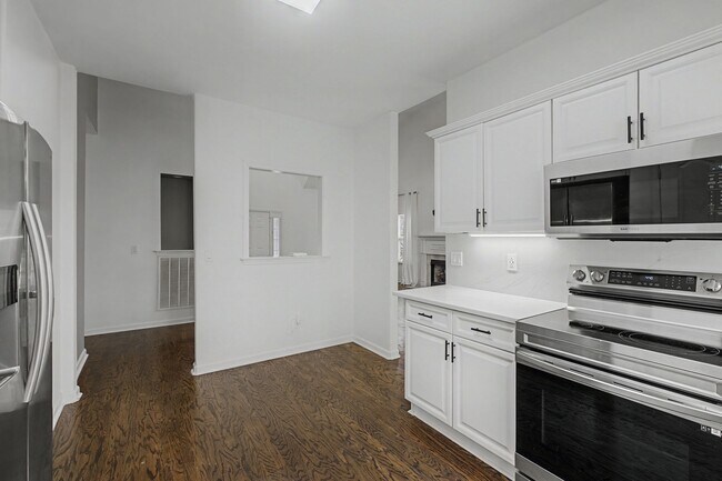 Building Photo - 1857 Woodland Pointe Dr