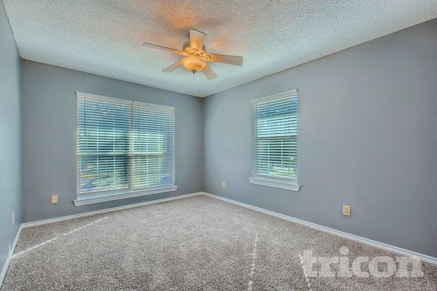 Building Photo - 1417 Baker Dr