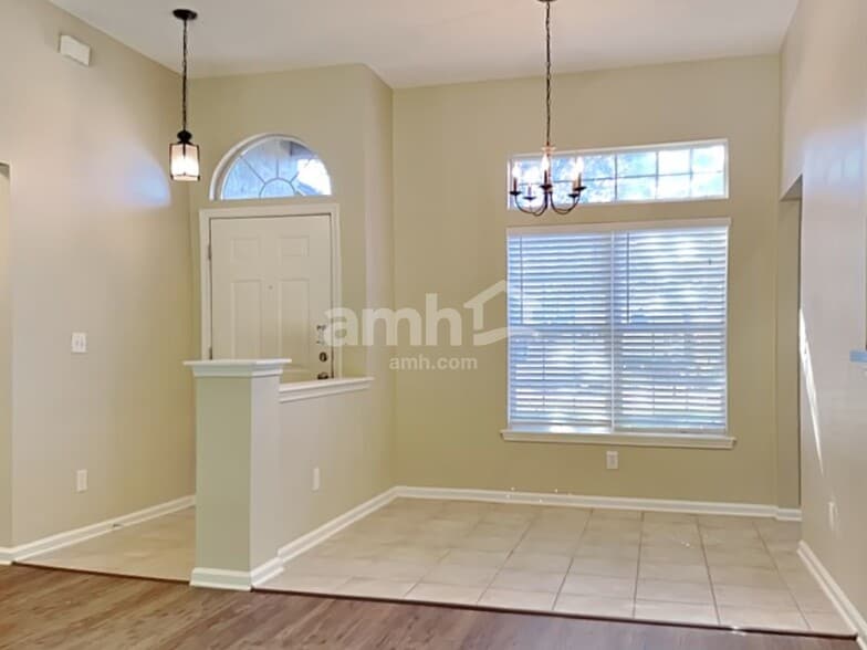 Building Photo - 86106 Knotted Oak Way