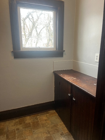 Building Photo - 99 Bowen St