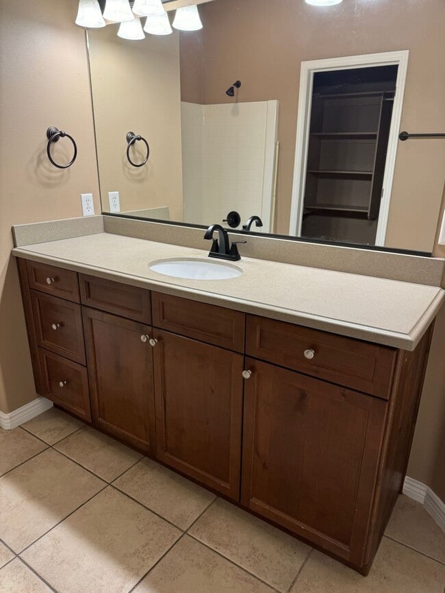 Building Photo - Condominium with Clubhouse: includes POOL and WORKOUT ROOM