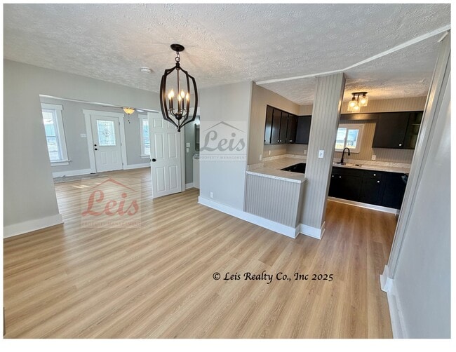 Building Photo - 519 W Market St