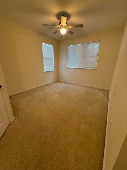 Building Photo - 9901 Baywinds Blvd